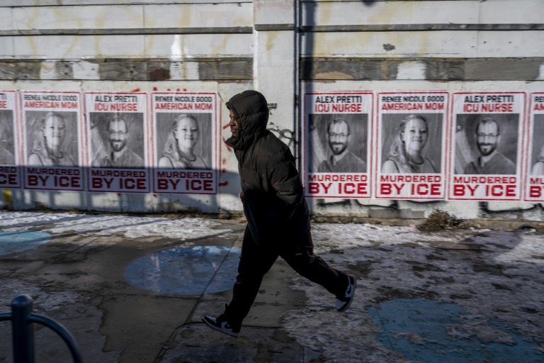 Des portraits de Renne Good et Alex Pretti, à Minneapolis, le 29 janvier 2026