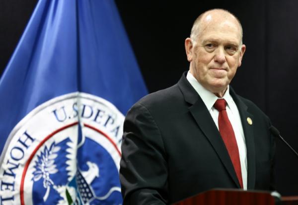 L'émissaire de Donald Trump à Minneapolis, Tom Homan, lors d'une conférence de presse à Minneapolis, le 4 février 2026 dans le Minnesota