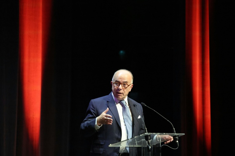 L'ancien Premier ministre socialiste Bernard Cazeneuve à Montrouge (Hauts-de-Seine), le 22 juin 2026