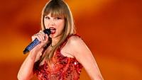 Taylor Swift chante lors d'un concert à l'Arena Paris-La Défense, le 9 mai 2024 à Nanterre