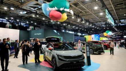 Des véhicules présentés au Mondial de l'automobile, à Paris, le 12 octobre 2026