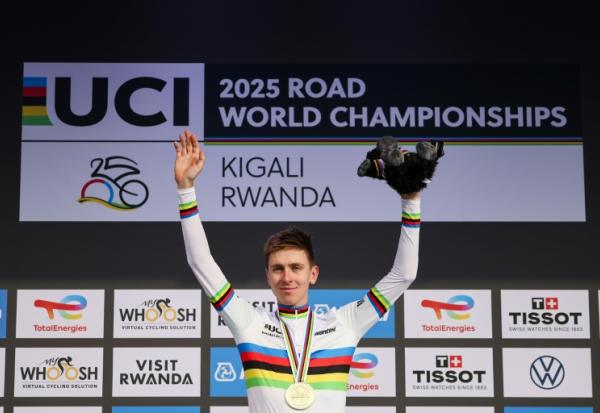Le Slovène Tadej Pogacar, sacré de nouveau champion du monde, le 28 septembre 2025 à Kigali au Rwanda