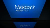 Cette photo d'illustration montre le logo de l'agence de notation Moody's, à Toulouse, le 18 mars 2025