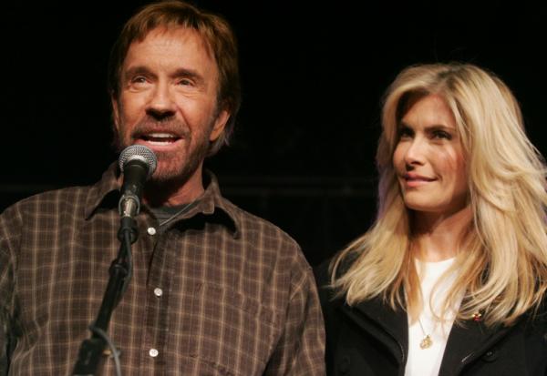 Chuck Norris et son épouse Gena O'Kelley à Des Moines, aux Etats-Unis, le 1er janvier 2008.