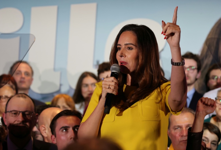 La candidate Reconquête à la mairie de Paris, Sarah Knafo, s'adresse à ses partisans après les résultats du 1er tour des municipales, le 15 mars 2026 à Paris