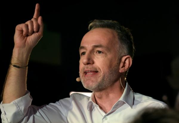 Emmanuel Grégoire, tête de liste de la gauche hors LFI aux élections municipales à Paris, lors d'un meeting, le 14 janvier 2026 à Paris