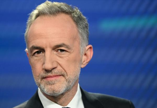 Emmanuel Gregoire, le 18 mars 2026, lors du débat sur la chaîne BFMTV à Paris