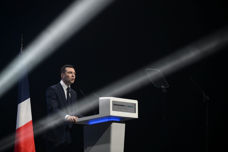 Le président du RN Jordan Bardella en réunion de campagne à Perpignan, le 28 février 2026