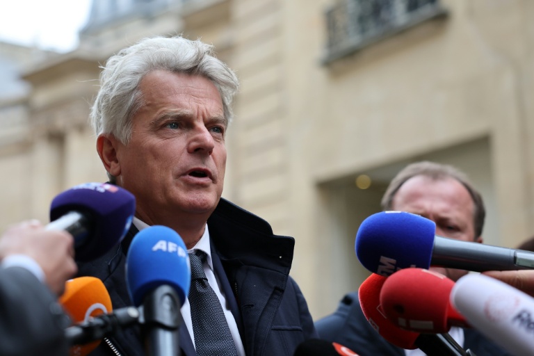 Le Premier secrétaire du Parti communiste français, Fabien Roussel, à son arrivée pour un rendez-vous à Matignon, à Paris, le 3 octobre 2025