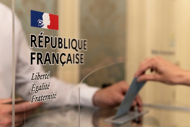 Le suspense est de mise dans la quasi-totalité des grandes villes de France au second tour dimanche des élections municipales