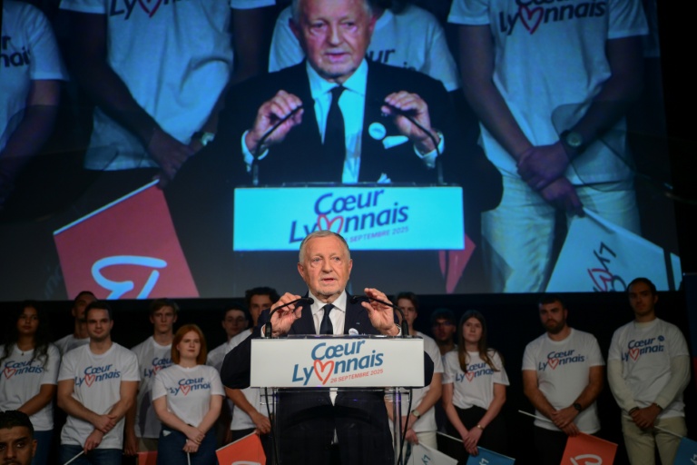 Jean-Michel Aulas lors d'un meeting de campagne à Lyon, le 26 septembre 2025