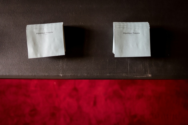 L'un des matchs les plus serrés a lieu à Lyon: le sortant écologiste Grégory Doucet y est au coude-à-coude avec l'ancien patron de l'Olympique lyonnais Jean-Michel Aulas