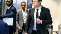 Elon Musk arrive au tribunal fédéral d'Oakland, en Californie, le 30 avril 2026

