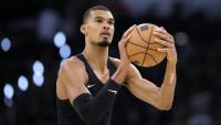 Le Français Victor Wembanyama, des San Antonio Spurs, pendant les play-offs de la Conférence ouest de la NBA contre les Minnesota Timberwolves, le 12 mai 2026 à San Antonio, au Texas 