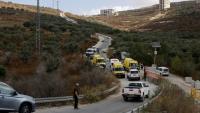 Des agents de sécurité et des ambulances arrivent sur les lieux de violences à la périphérie de Tell, en Cisjordanie occupée, le 24 juillet 2026