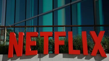Netflix va accorder une large diffusion en salles au "Narnia" de Greta Gerwig, en sortant le film près de deux mois avant de le rendre disponible en streaming — une première pour le géant du divertissement