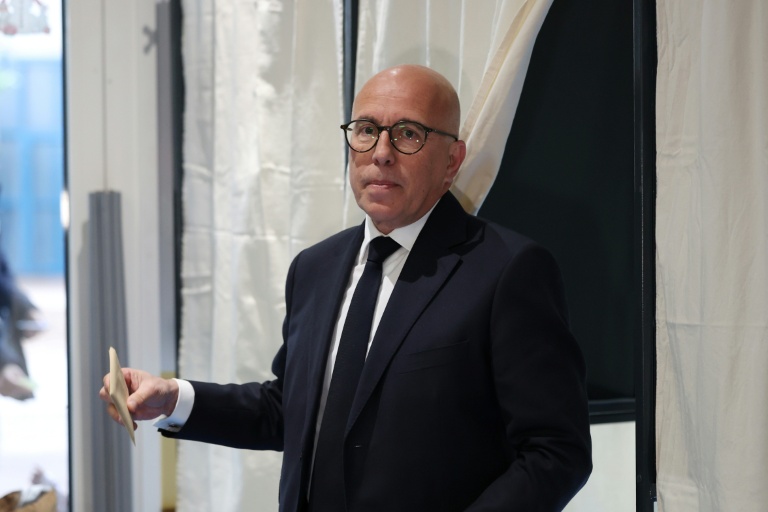 Éric Ciotti, candidat UDR-RN  à la mairie de Nice vote au premier tour des élections municipales, le 15 mars 2026 à Nice 