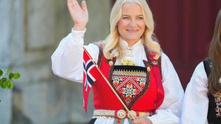 La princesse Mette-Marit, à la résidence royale de Skagum, à Oslo, le 17 mai 2025