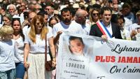 La tête du cortège qui a rendu hommage le 7 juin 2026 à Fleurance, dans le Gers, à Lyhanna, 11 ans retrouvée morte trois jours auparavant