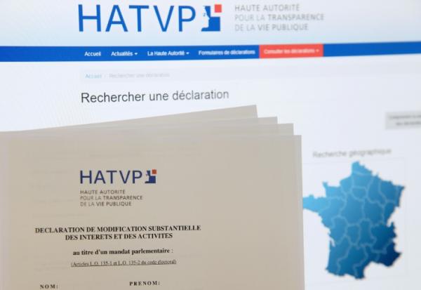 La HATVP est chargée de contrôler le patrimoine et les intérêts des responsables publics, de prévenir les conflits d'intérêt et d’examiner les conditions de leurs éventuels allers-retours dans le privé