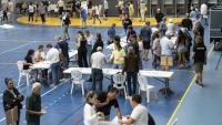 Des électeurs votent à Nouméa lors des élections provinciales, le 28 juin 2026 en Nouvelle-Calédonie