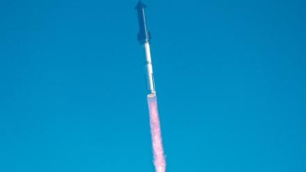 La fusée de SpaceX Starship en train de décoller, au Texas, le 27 mai 2025