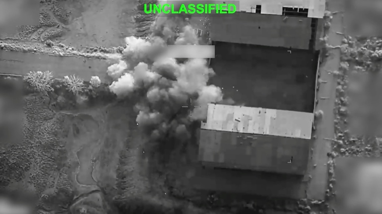 Une image rendue publique par l'armée américaine le 15 juillet 2026 montre ce qui est présenté comme une frappe en Iran effectuée deux jours plus tôt