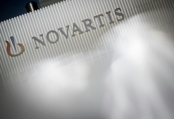 Novartis compte supprimer 550 postes en Suisse d'ici fin 2027 dans le cadre d'une modernisation d'une usine où il compte cesser la production de comprimés et capsules pour se concentrer sur les thérapies cellulaires