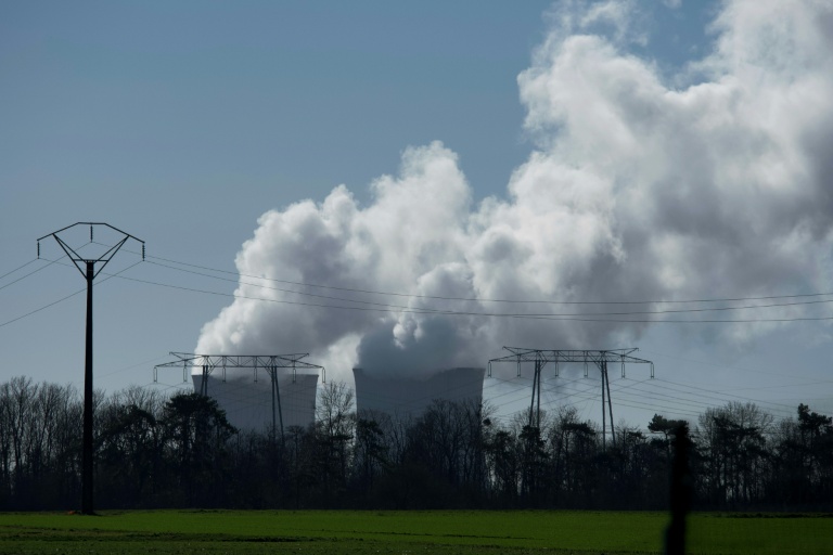 Vue de la centrale nucléaire de Saint-Laurent-des-Eaux (Loir-et-Cher) le 26 février 2022