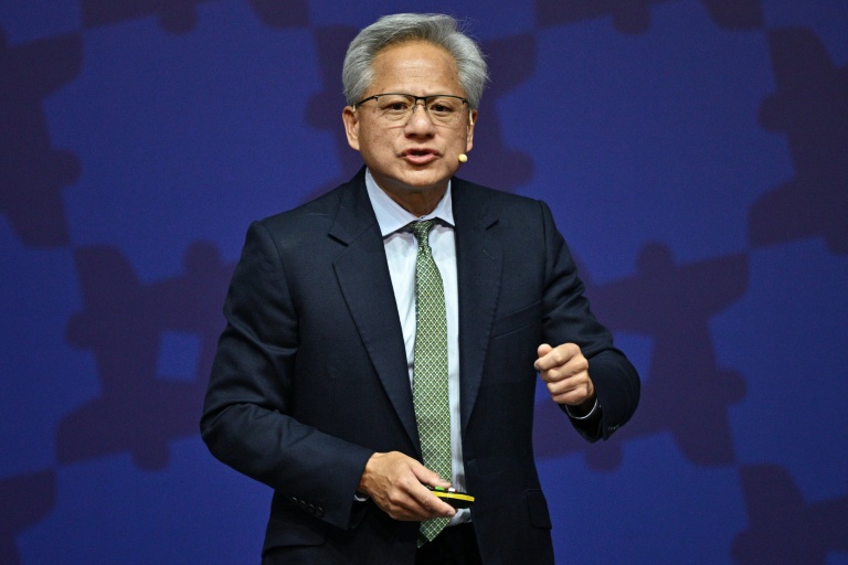Le patron de Nvidia Jensen Huang lors d'un discours à Gyeongju (Corée du sud) lors de l'APEC, le 31 ocotbre 2025.