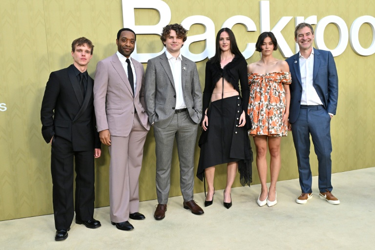 De g. à d: Finn Bennett, Chiwetel Ejiofor, Kane Parsons, Renate Reinsve, Lukita Maxwell et Mark Duplass lors d'une projection de 