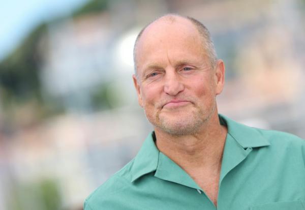 L'acteur américain Woody Harrelson lors d'une séance photos pour le film "Full Phil" au Festival de Cannes, le 16 mai 2026