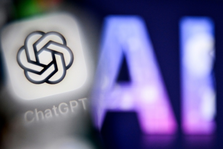Le lancement de ChatGPT Atlas était particulièrement attendu, s'agissant d'un logiciel élaboré autour du modèle le plus populaire au monde, avec 800 millions d'utilisateurs hebdomadaires revendiqués par OpenAI, soit 10% de l'humanité