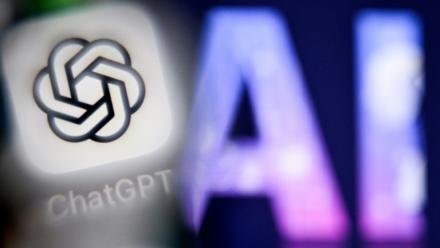 Le lancement de ChatGPT Atlas était particulièrement attendu, s'agissant d'un logiciel élaboré autour du modèle le plus populaire au monde, avec 800 millions d'utilisateurs hebdomadaires revendiqués par OpenAI, soit 10% de l'humanité