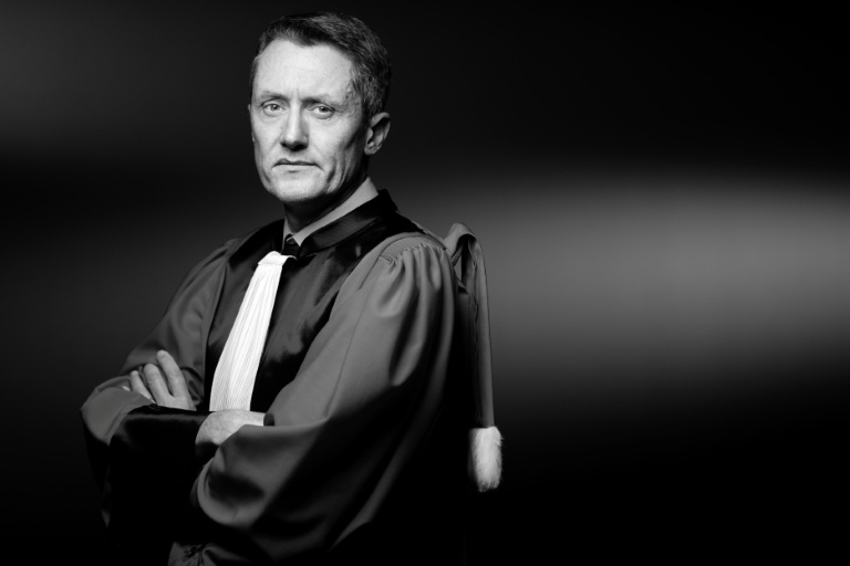 Pascal Prache, récemment nommé chef du Parquet national financier (PNF), pose lors d'une séance photo à Paris le 28 janvier 2026