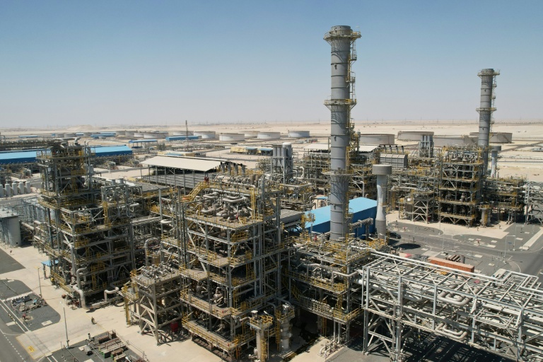 Photo non datée, diffusée par la raffinerie de pétrole d'Al-Zour, le 29 mai 2024, montrant ses installations à Al-Zour, au sud de Koweït City