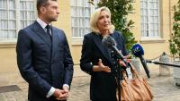 Jordan Bardella (G), président du Rassemblement national, et Marine Le Pen (D), cheffe de file des députés RN, à l'issue de leur rendez-vous avec le Premier ministre François Bayrou à Paris 2 septembre 2025