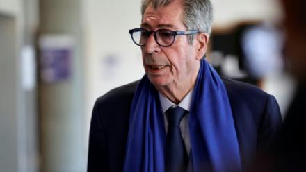 L'ancien maire de Levallois-Perret, Patrick Balkany, arrive au tribunal de Nanterre, le 7 avril 2026 dans les Hauts-de-Seine