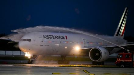 Un avion de la compagnie Air France sur le tarmac de l'aéroport José Marti de La Havane, le 12 août 2024