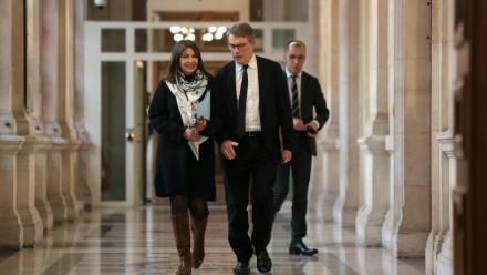 Anne Hidalgo et Patrick Bloche à l'Hôtel de Ville à Paris, le 9 février 2026