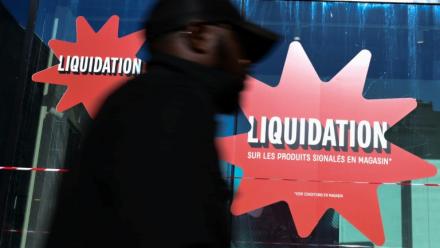 Un magasin fermé dans le centre de Marseille le 22 octobre 2025