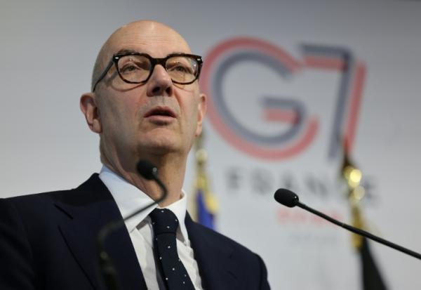 Le ministre français de l'Economie et des Finances, Roland Lescure, lors de la conférence de presse d'ouverture des volets Finance et Numérique de la présidence française du G7, le 3 février 2026, à Paris