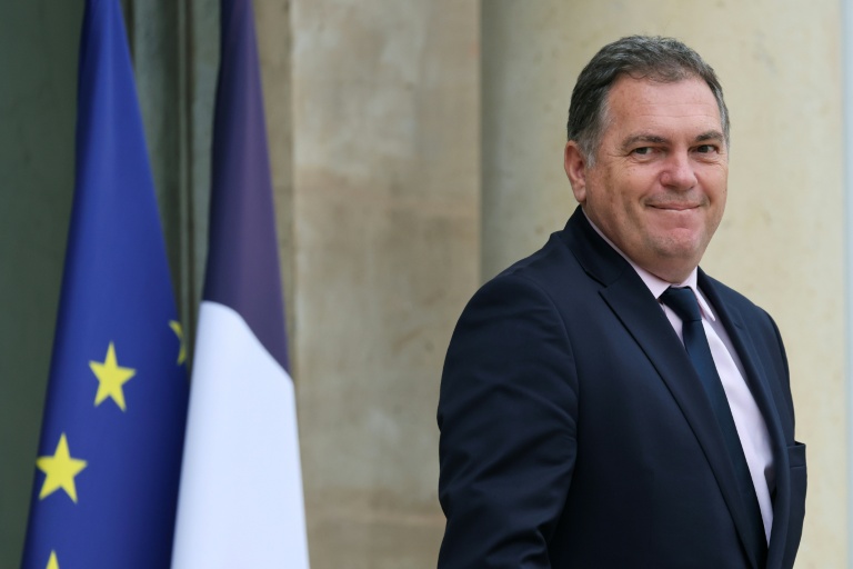 Le ministre des Transports, Philippe Tabarot, sur le perron de l'Elysée, le 16 juillet 2025 à Paris