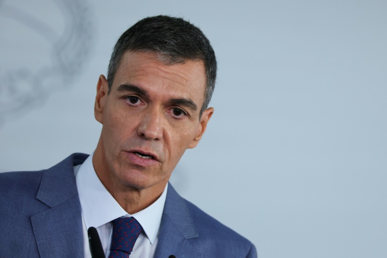 Le Premier ministre espagnol Pedro Sanchez lors d'une conférence de presse à Madrid le 6 octobre 2026