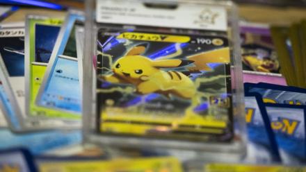 Pokémon, One Piece : les collectionneurs de cartes face à la spéculation des "scalpeurs" 