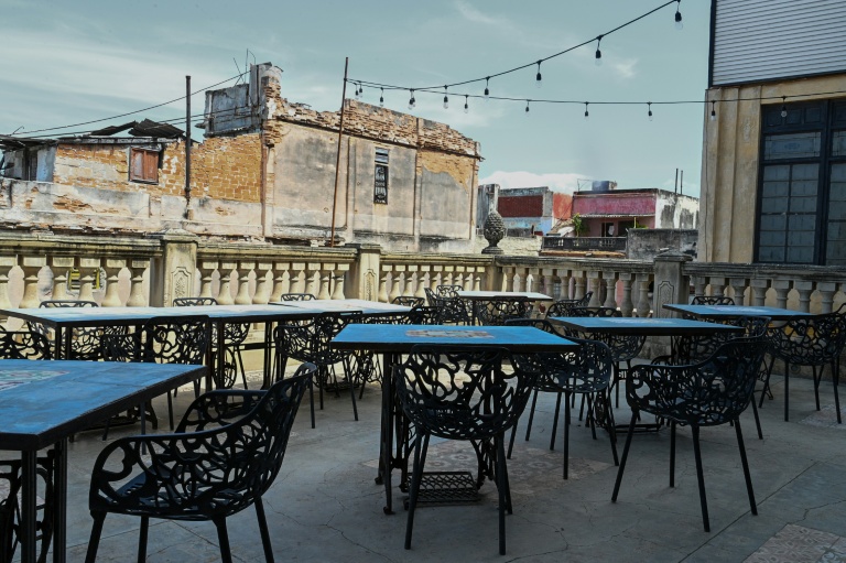 Le 21 août 2026, des tables vides sont visibles à La Guarida, l'un des restaurants cubains les plus réputés à l'international, situé dans l'immeuble de La Havane que l'on retrouve dans le film cubain « Fraise et Chocolat » (« Fresa y Chocolate »). 