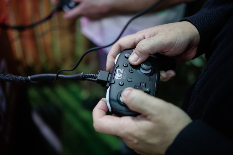 Un visiteur à la Paris Games Week le 21 octobre 2026 à Paris 