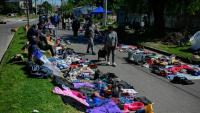 Un marché de rue à Villa Fiorito, dans la banlieue de Buenos Aires, le 19 octobre 2025 en Argentine