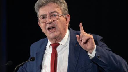 jean-Luc Mélenchon, candidat LFI à la présidentielle, lors d'un meeting à Paimpont, le 14 juillet 2026 en Ille-et-Vilaine