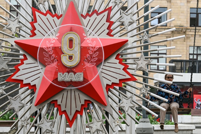 Décoration pour le 9-Mai, date anniversaire de la victoire soviétique sur l'Allemagne nazie, ici le 8 mai 2026 à Moscou  